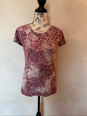 Women's Short Sleeve Lace-Print Tee in Wine color